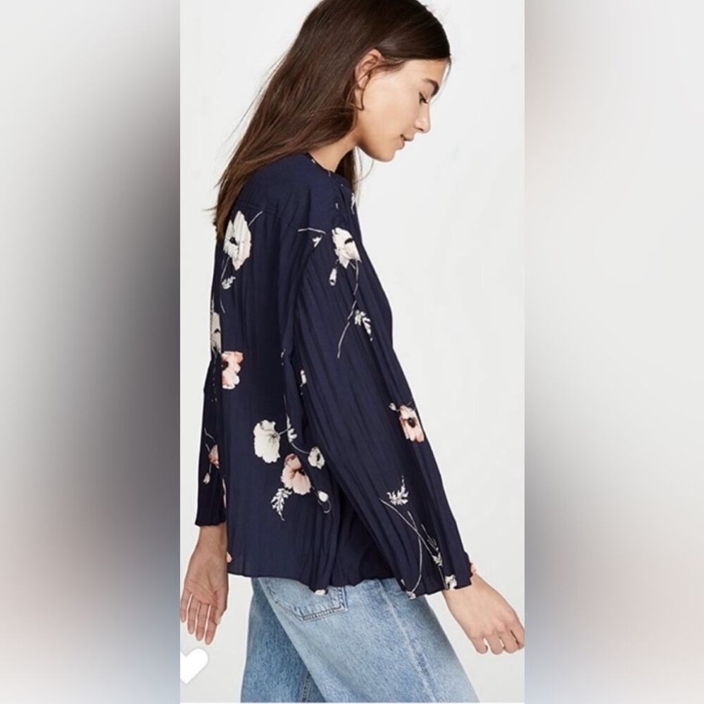 Vince Tossed Poppy Pleated 3/4 Sleeve Blouse (size L) - Picture 3 of 9